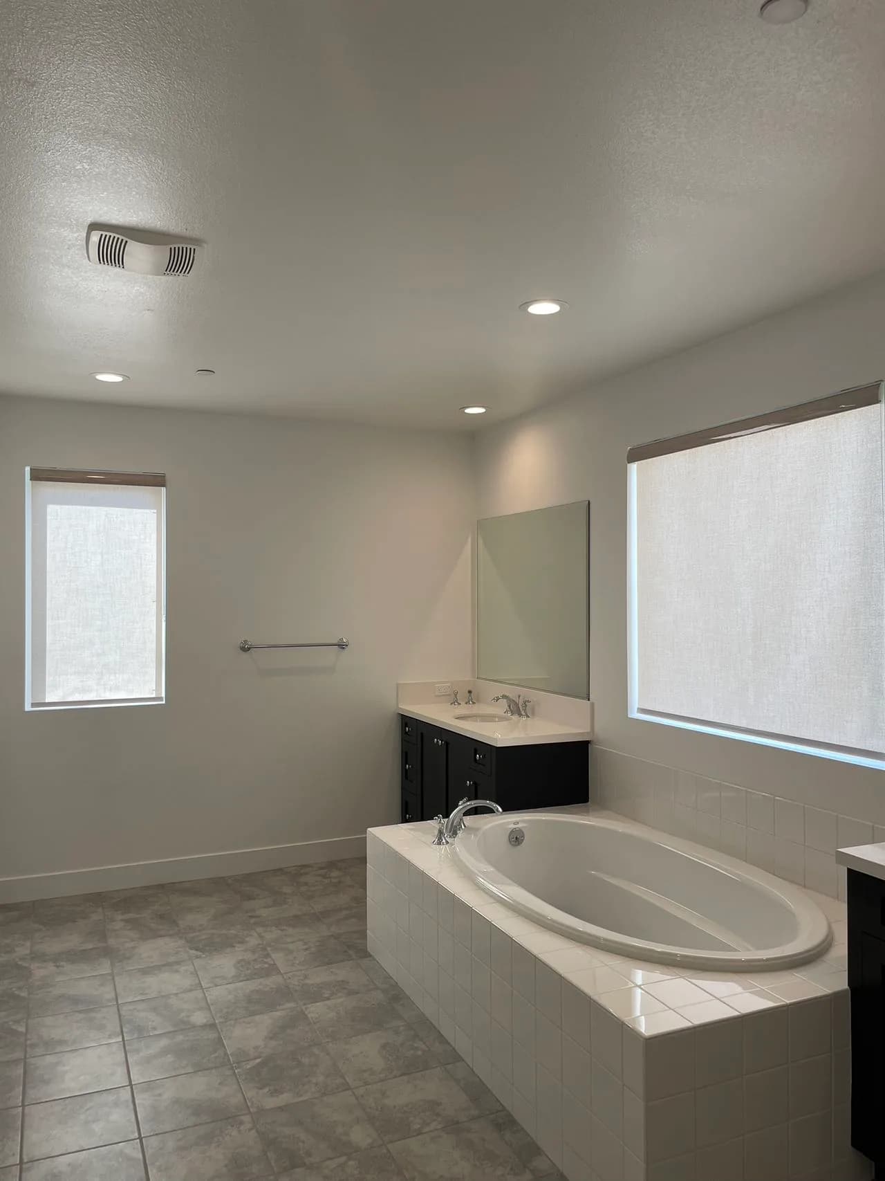 Roller shade window treatment